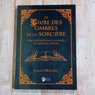Le livre des ombres de la sorcière