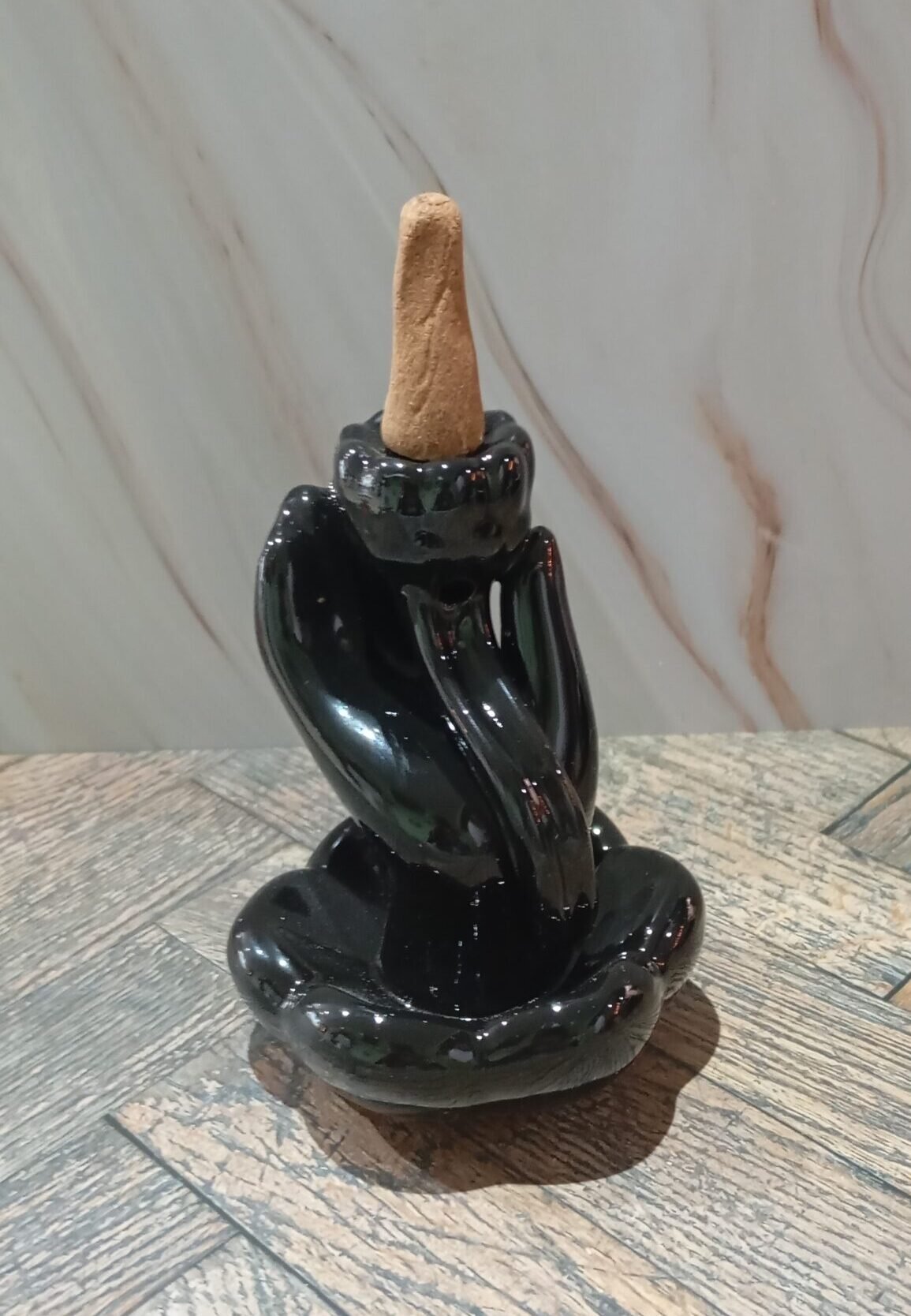 Fontaine à encens main et fleur de lotus – Image 2